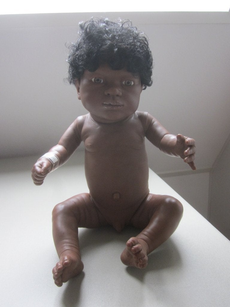 The Doll Factory negroïde babypop, 50cm, jongen, onbespeeld, Kinderen en Baby's, Speelgoed | Poppen, Ophalen of Verzenden, Nieuw