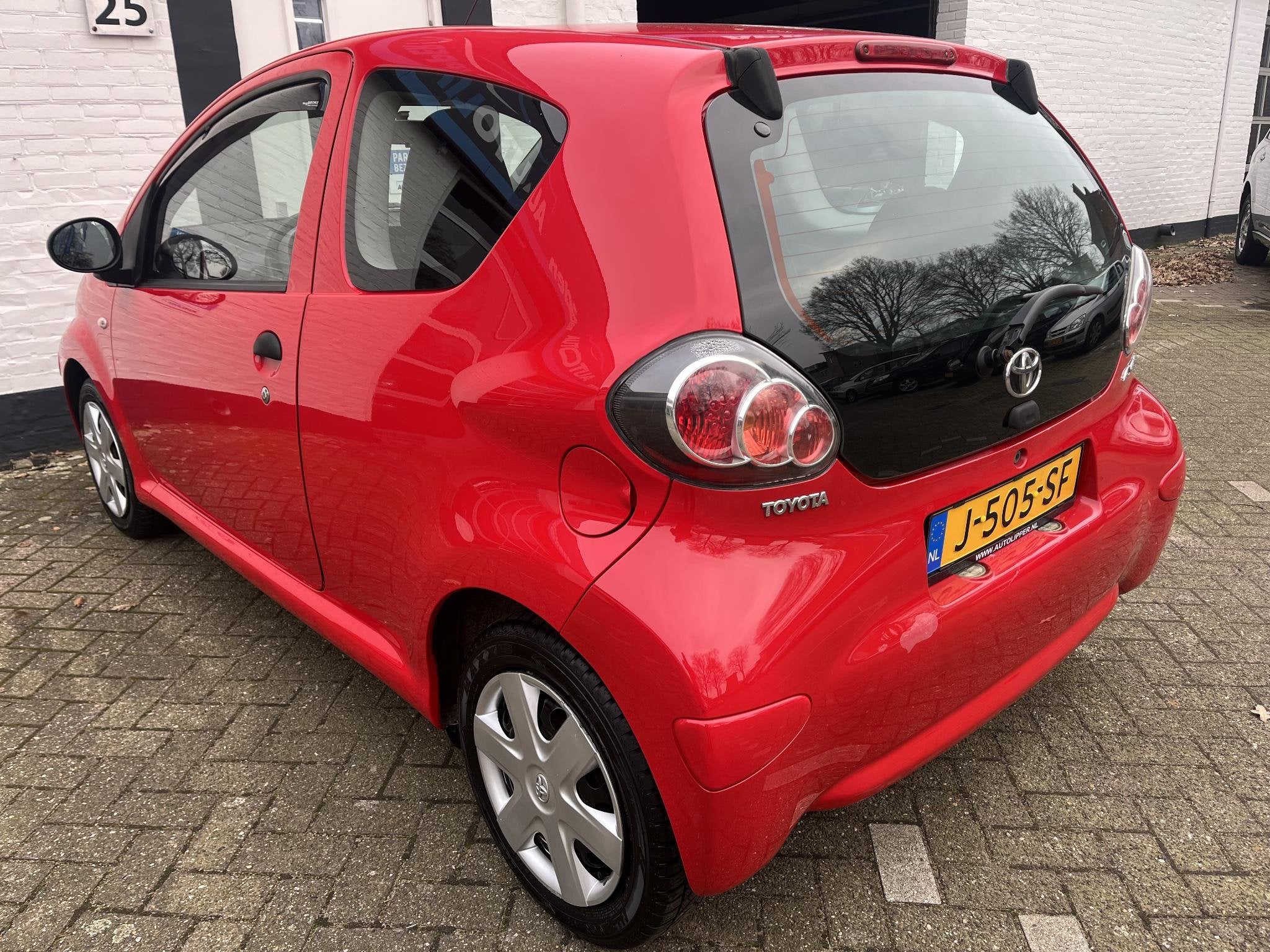 Toyota Aygo 1.0-12V Access /All season banden/Nieuwe apk bij, Auto's, Toyota, Voorwielaandrijving, Euro 5, Stof, Gebruikt