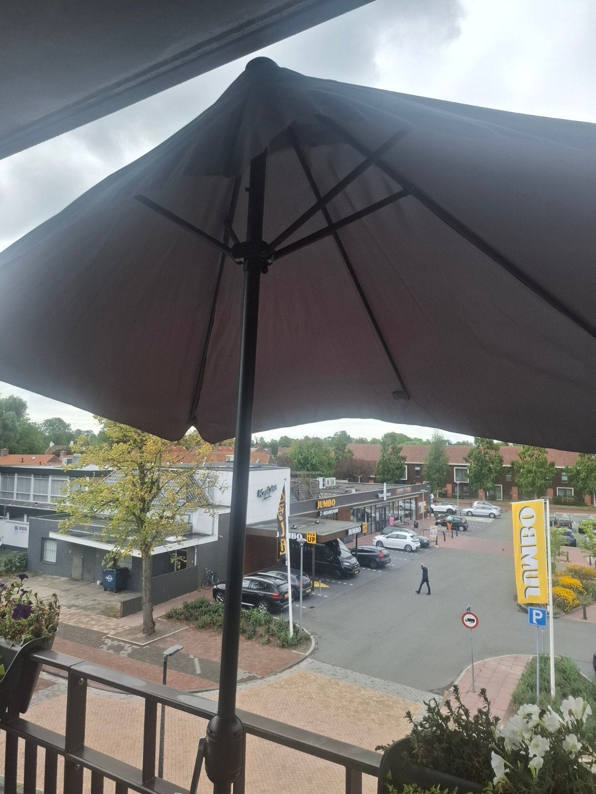 Zweefparasol grijs met voet, Tuin en Terras, Ophalen, Verstelbaar, Gebruikt, 2 tot 3 meter