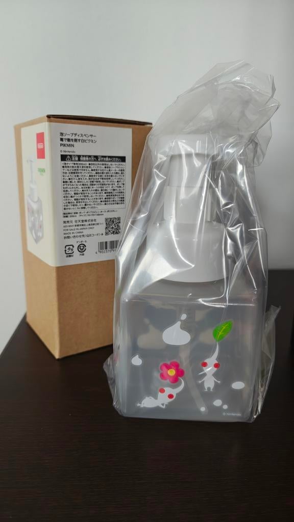 Nintendo Japan - White Pikmin Foam Soap Dispenser *NEW*, Ophalen of Verzenden, Nieuw