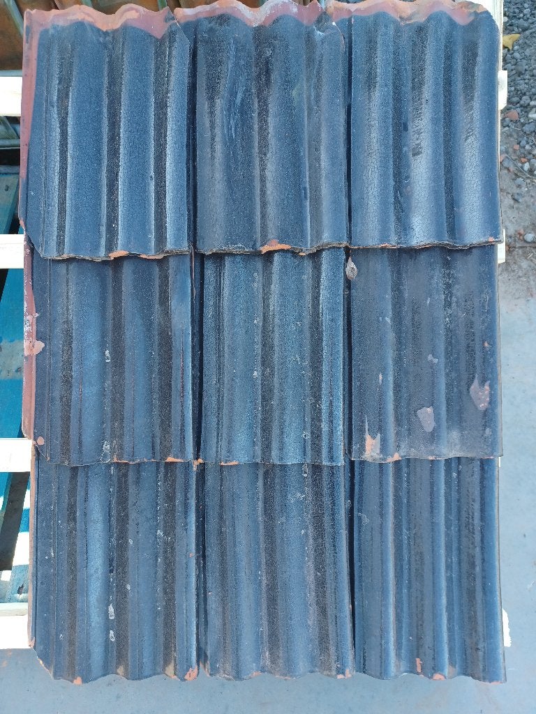 Friese golf dakpan, gesmoord, rood, zwart en bruin glazuur, Doe-het-zelf en Verbouw, Dakpannen en Dakbedekking, Ophalen, Gebruikt