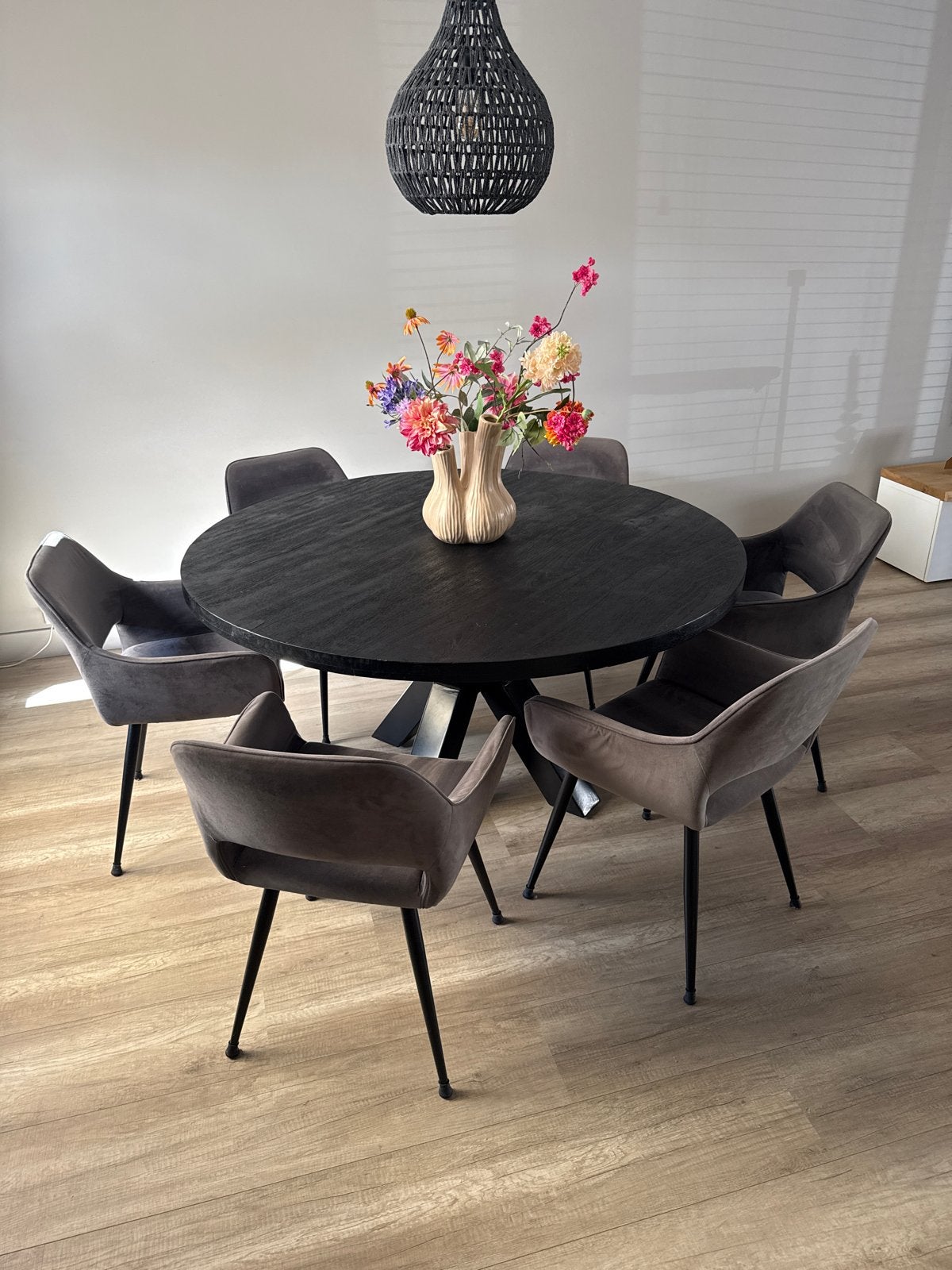 Zwarte ronde mango houten tafel 150cm, Ophalen, Gebruikt, 100 tot 150 cm, 150 tot 200 cm