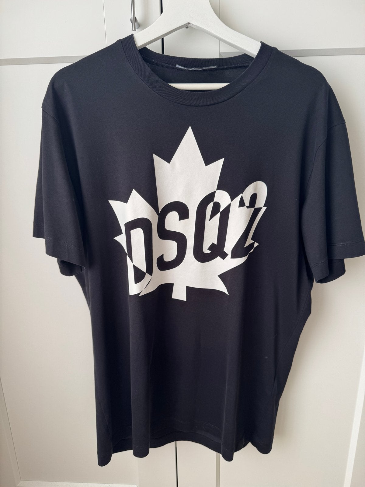 Dsquared2 T-shirt met Esdoornblad Logo - Maat L, Ophalen of Verzenden, Zo goed als nieuw, Maat 52/54 (L), Zwart