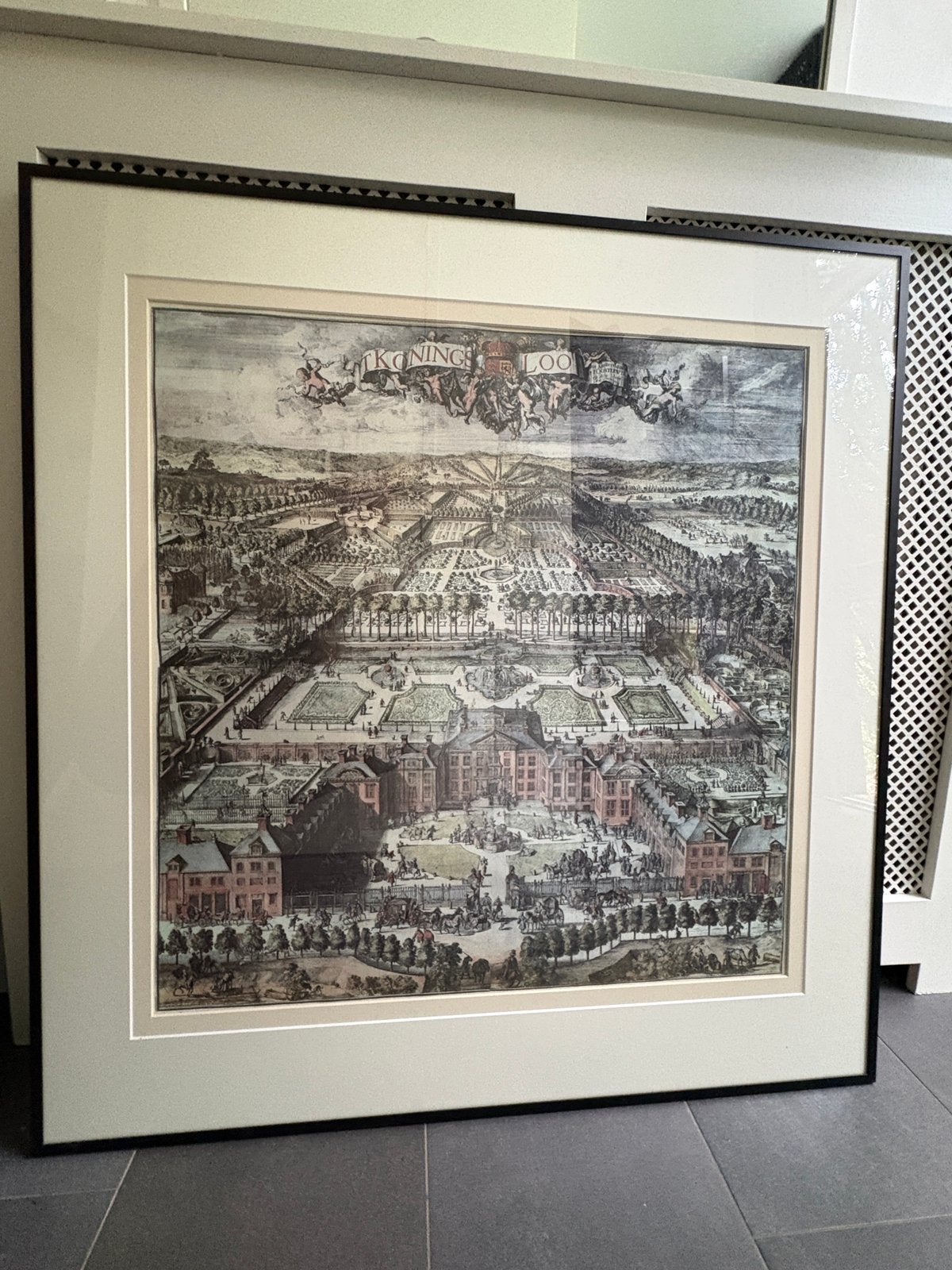 Lijst met reproductie Het Loo, Ophalen, Met ophangsysteem, Ingelijst werk, 94 cm