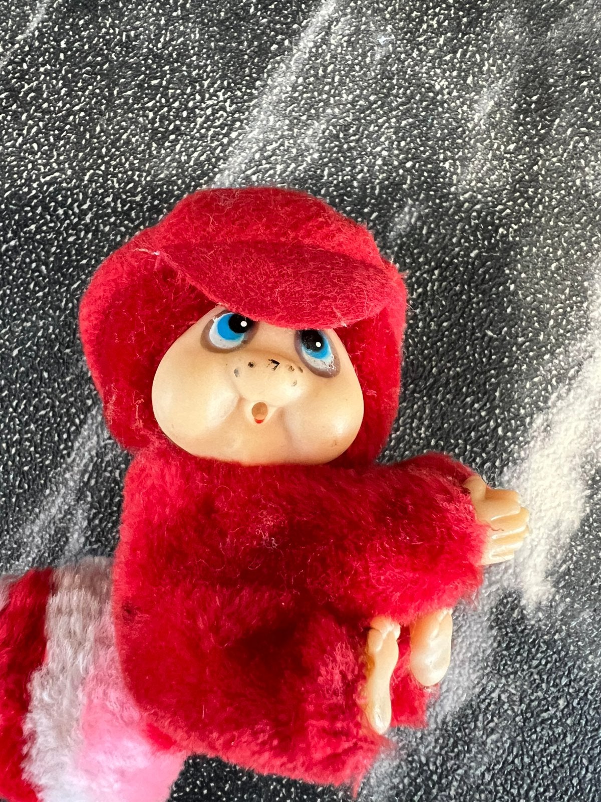 Vintage knijpbeertje MonchhiChi rood, Ophalen of Verzenden, Zo goed als nieuw