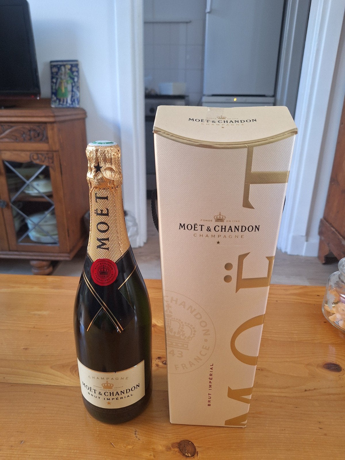 1 fles möet champagne brut impérial 70cl met cadeau verpakki, Ophalen, Nieuw, Frankrijk, Champagne