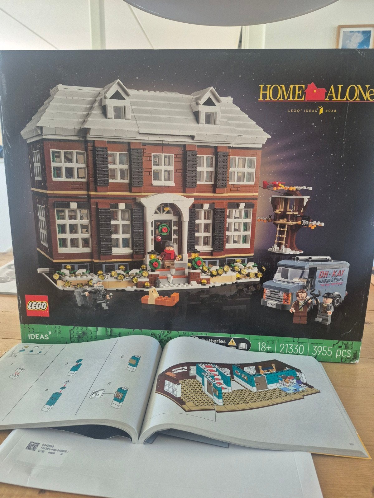 LEGO Ideas Home Alone (21330) compleet met doos en boekje, Ophalen of Verzenden, Zo goed als nieuw