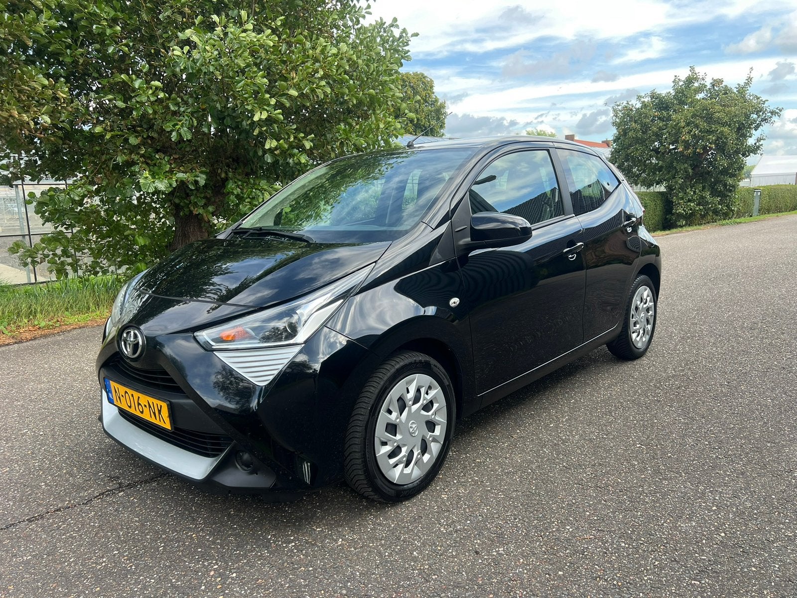 Toyota Ayg 1.0 VVTi X-Play Camera/Cruise/LED/Garantie, Auto's, Voorwielaandrijving, Dealer onderhouden, Zwart, Origineel Nederlands