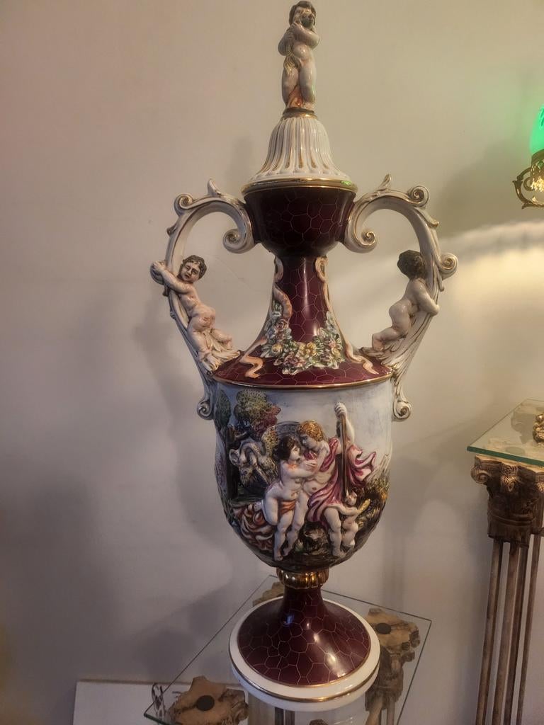 Capodimonte vaas 73 centimeter hoog, Antiek en Kunst, Curiosa en Brocante, Ophalen of Verzenden