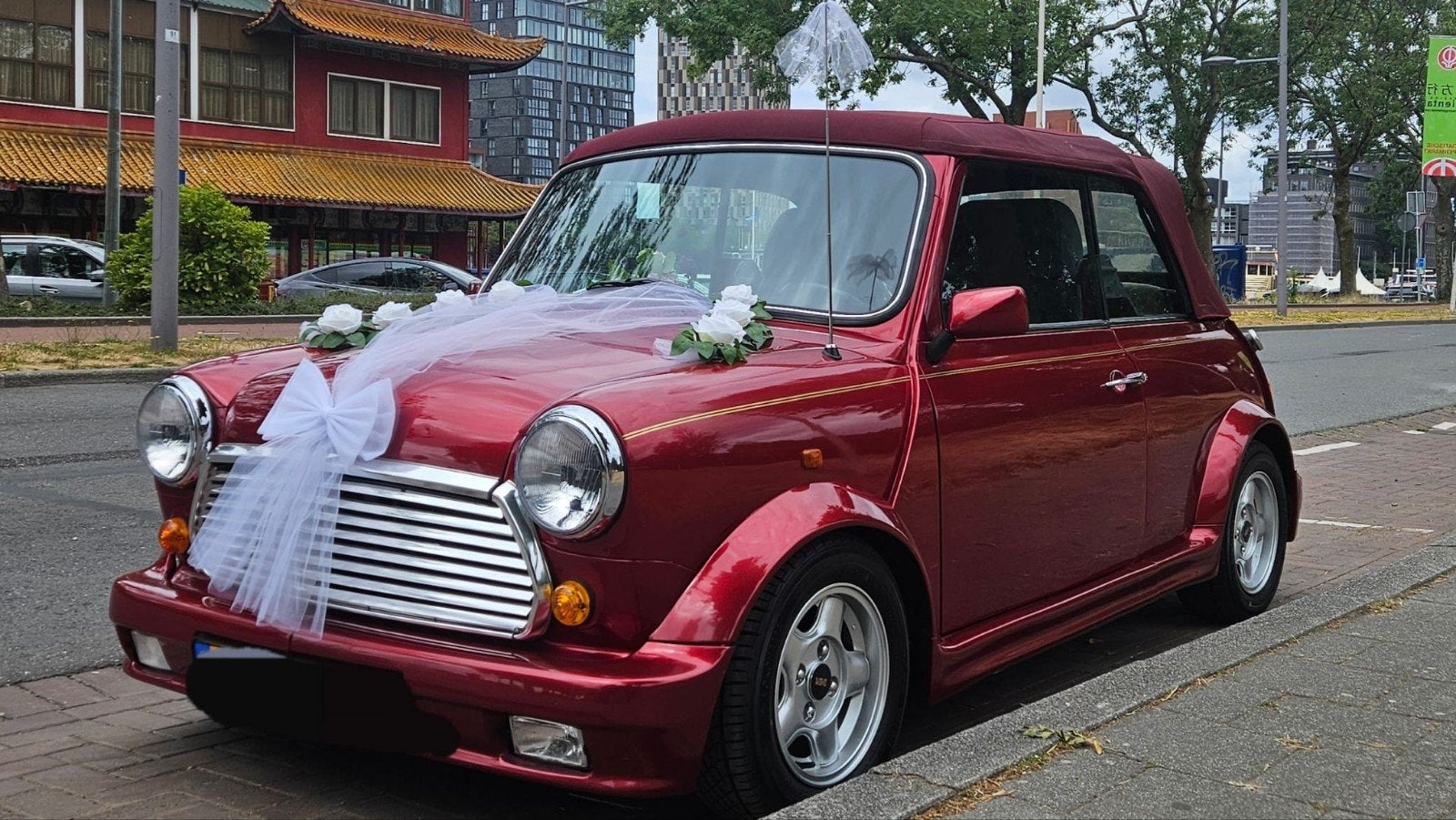 Bruiloft auto versiering met bloemen en linten, Ophalen of Verzenden, Zo goed als nieuw