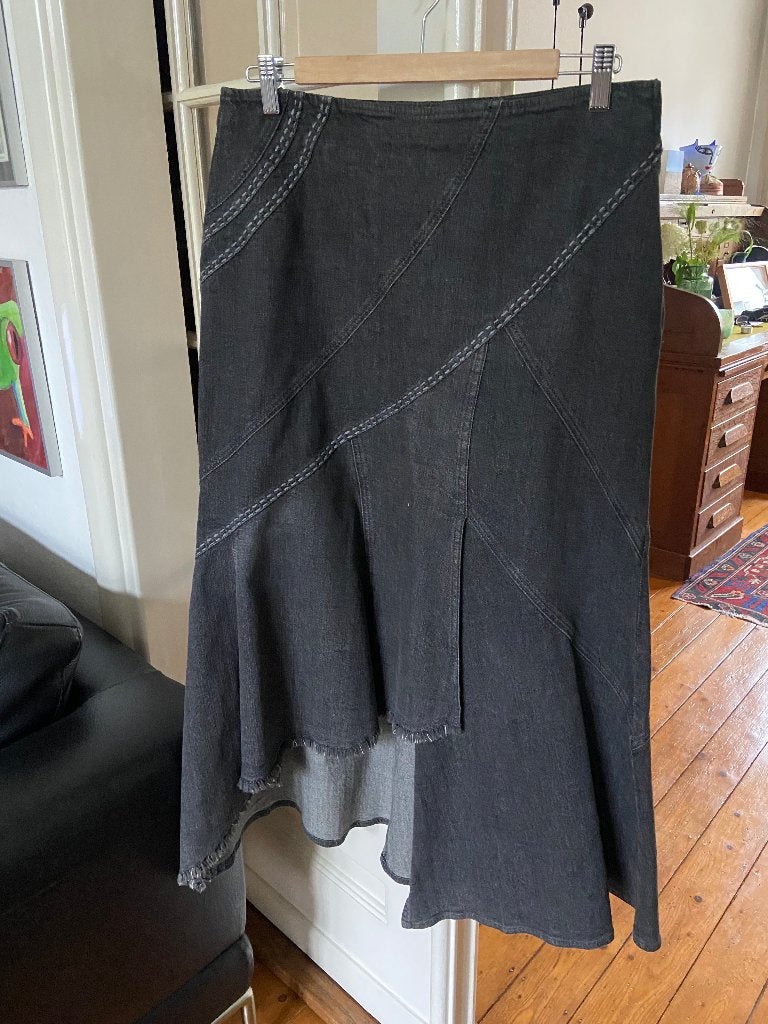 Aparte lange zwart/grijze jeansrok Caroline Biss mt 42 izgst, Zwart, Maat 42/44 (L), Ophalen of Verzenden, Zo goed als nieuw