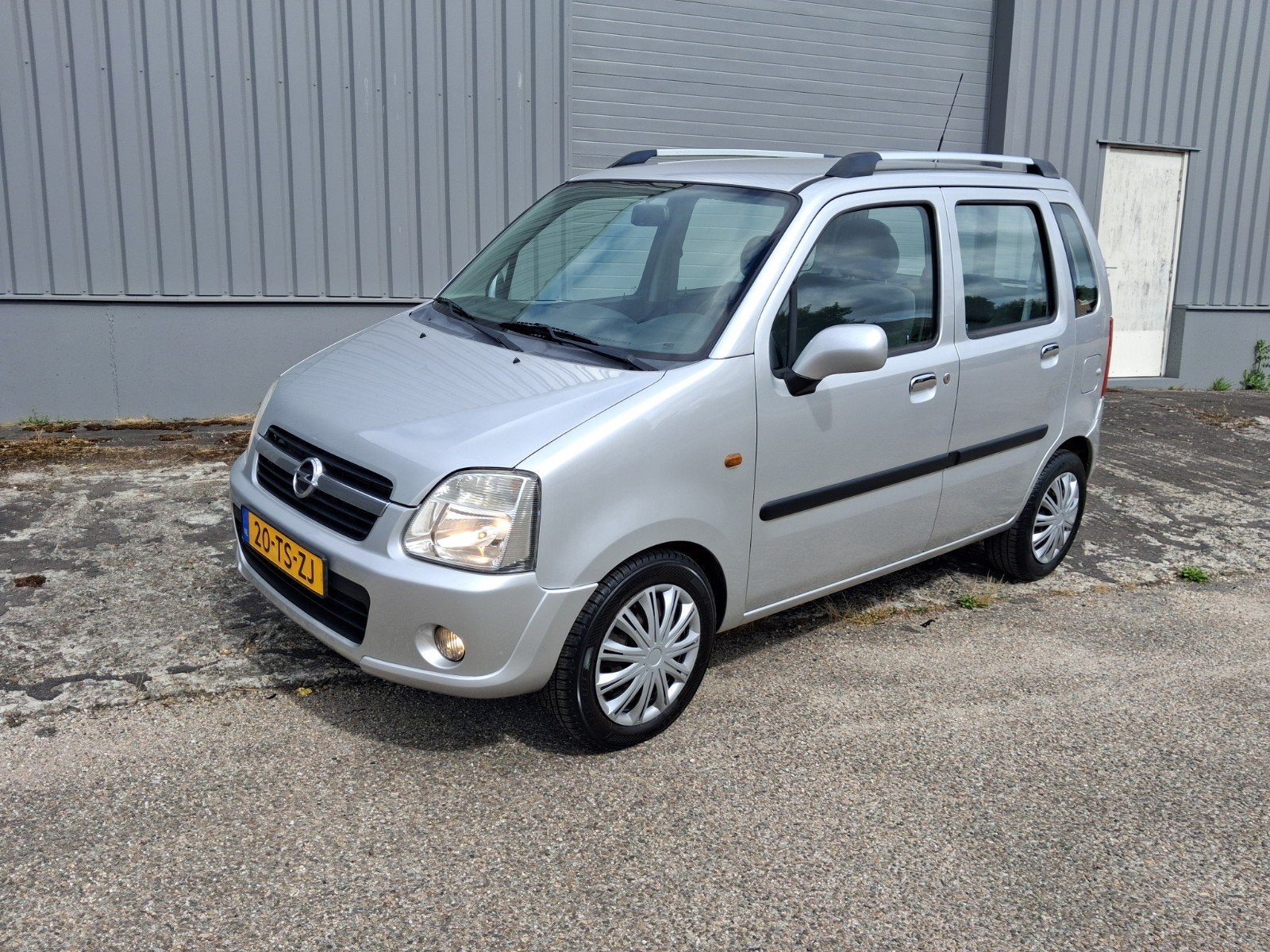 Opel Agila 1.2 16V Twinport 2007 Grijs (( nw apk )), Auto's, Opel, Voorwielaandrijving, 40 €/maand, 4 cilinders, 1229 cc
