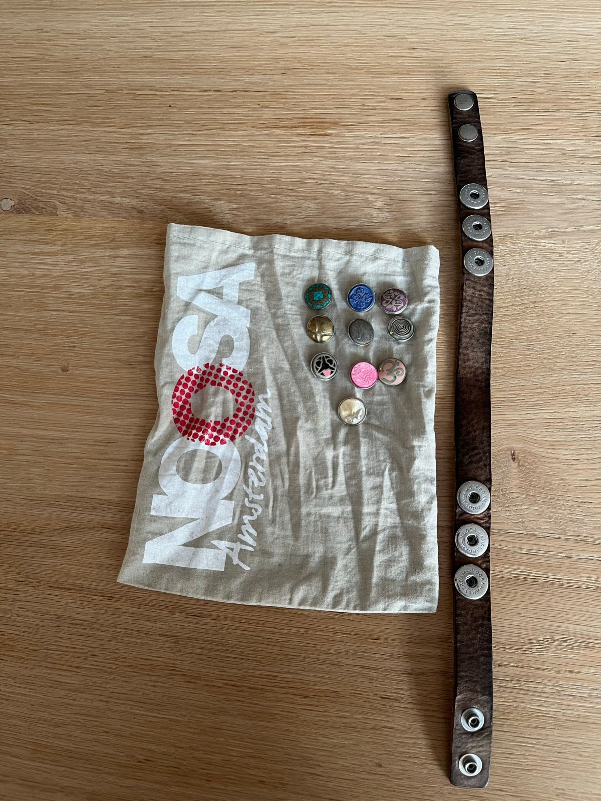 Noosa Leren armband met 10 chunks, Bruin, Leer, Ophalen of Verzenden, Zo goed als nieuw