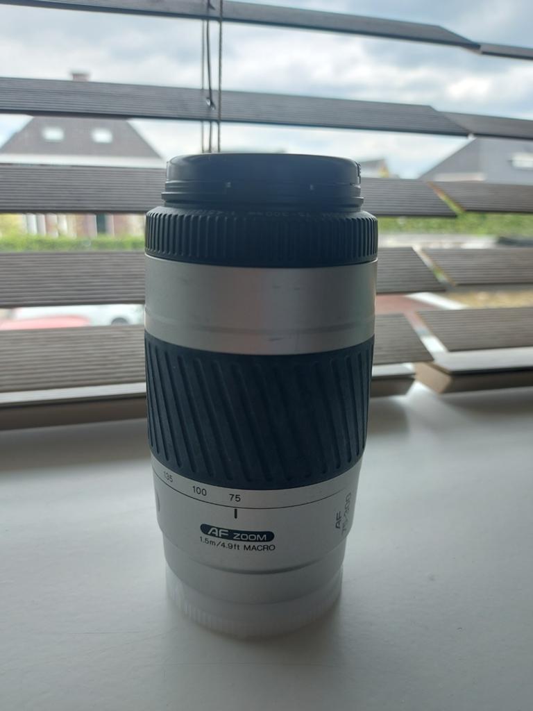Minolta Af 75-300mm 1.5m/4.9ft Macro Zoom lens, Audio, Tv en Foto, Fotografie | Lenzen en Objectieven, Ophalen, Zo goed als nieuw