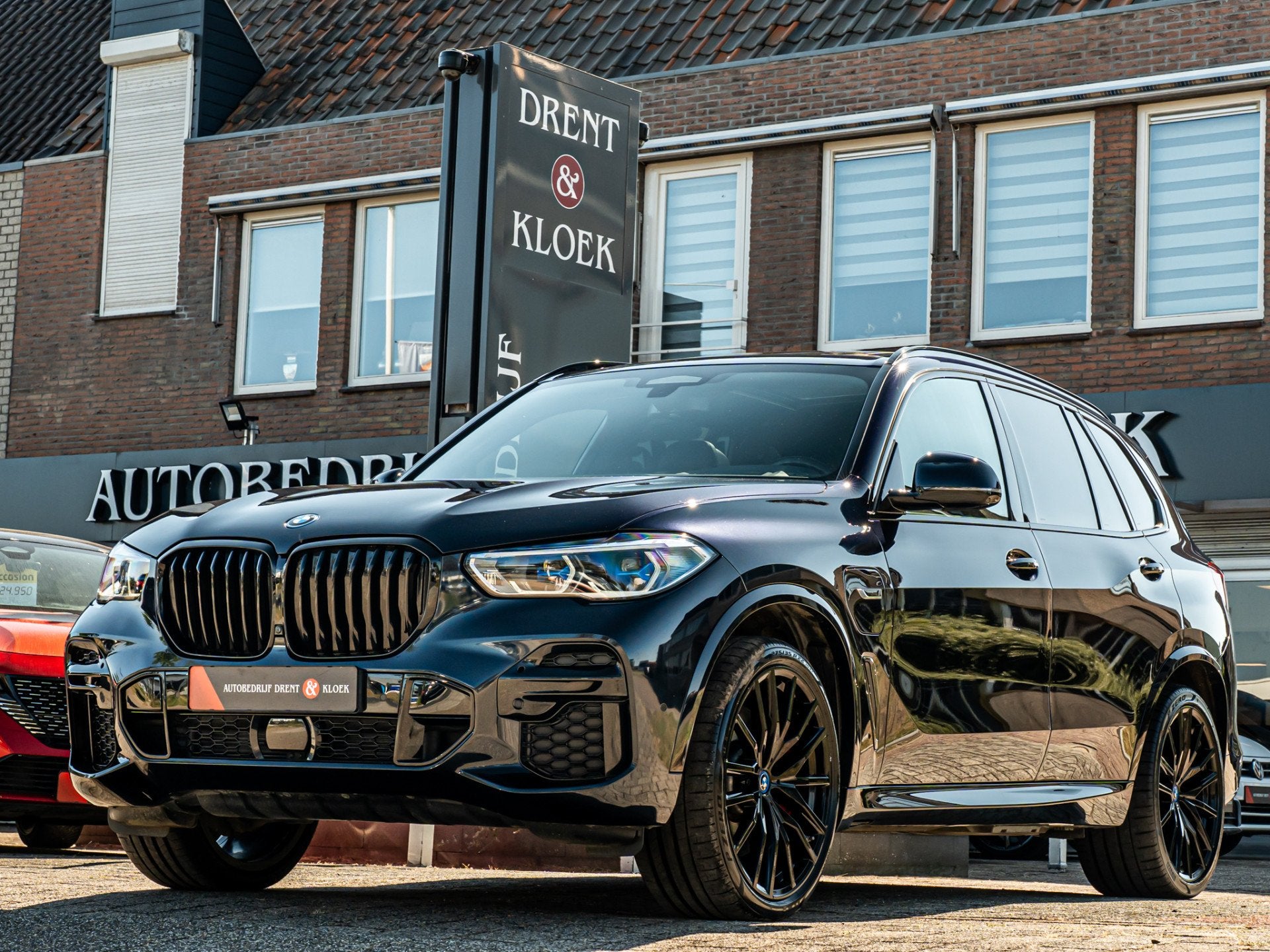 BMW X5 xDrive45e High Exe M-Sport LASER PANO HUD 22 INCH 360, Zwart, Leder, Vierwielaandrijving, Hybride Elektrisch/Benzine