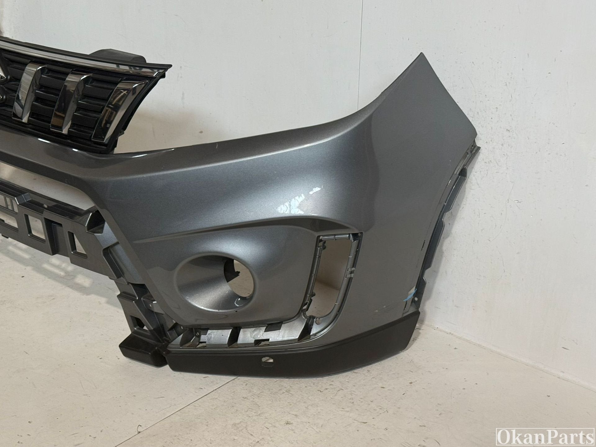 Suzuki Vitara Facelift Voorbumper 71711-86R, Ophalen of Verzenden, Gebruikt, Voor, Bumper