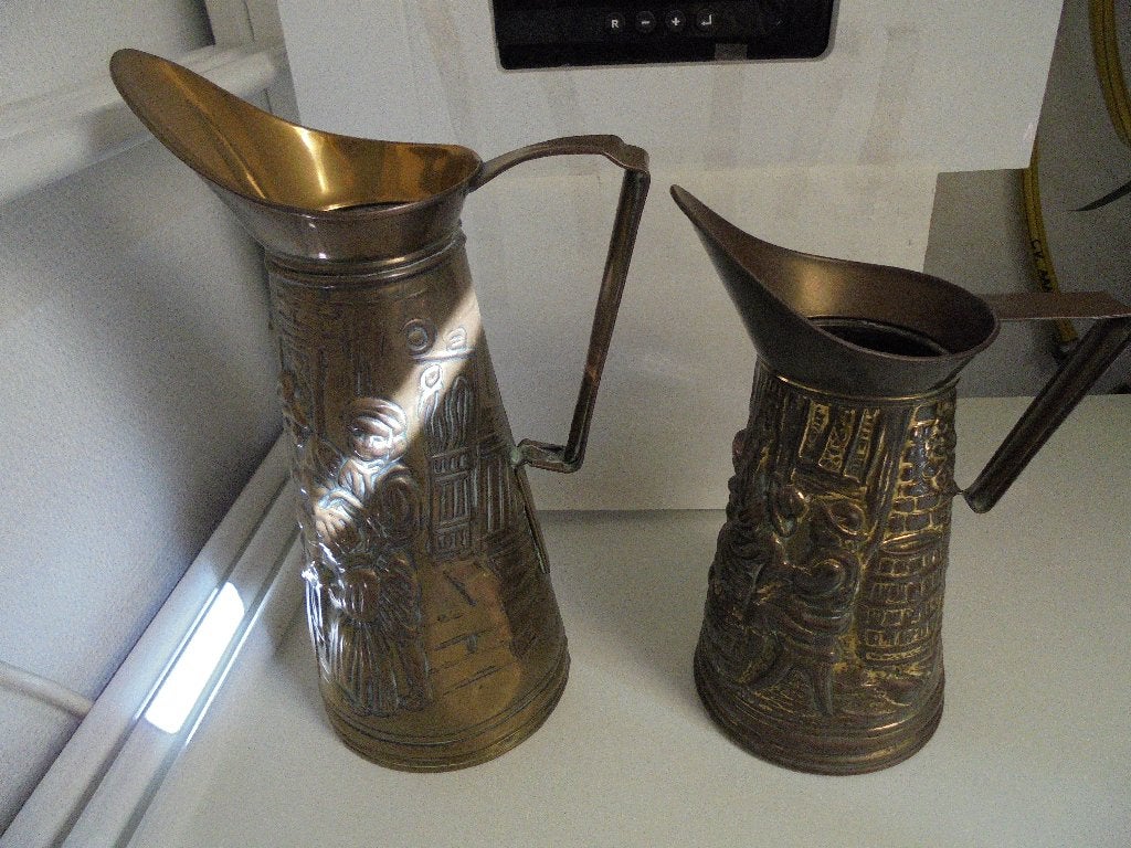 2 koperen Engeland bewerkte kannen vazen pullen schenkkan, Antiek en Kunst, Antiek | Koper en Brons, Ophalen of Verzenden, Koper