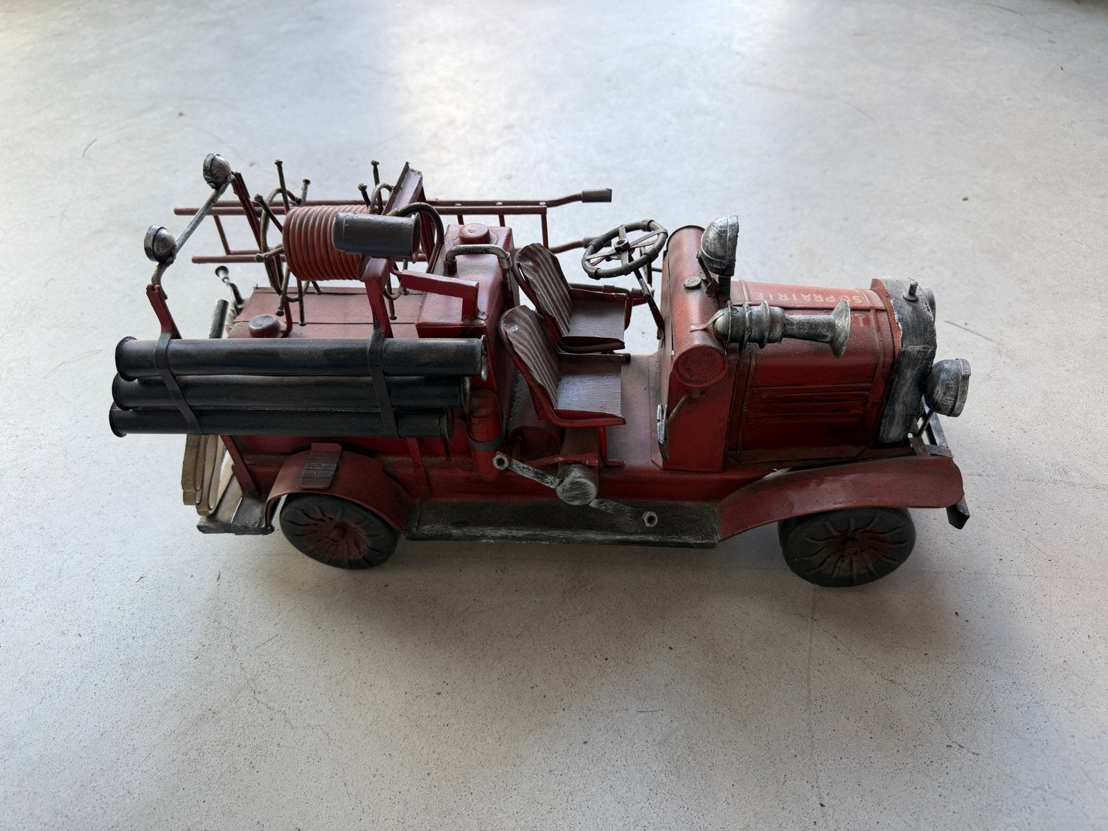Decoratieve Brandweerauto van Staal - 38x15 cm, Verzamelen, Ophalen of Verzenden, Zo goed als nieuw, Auto's