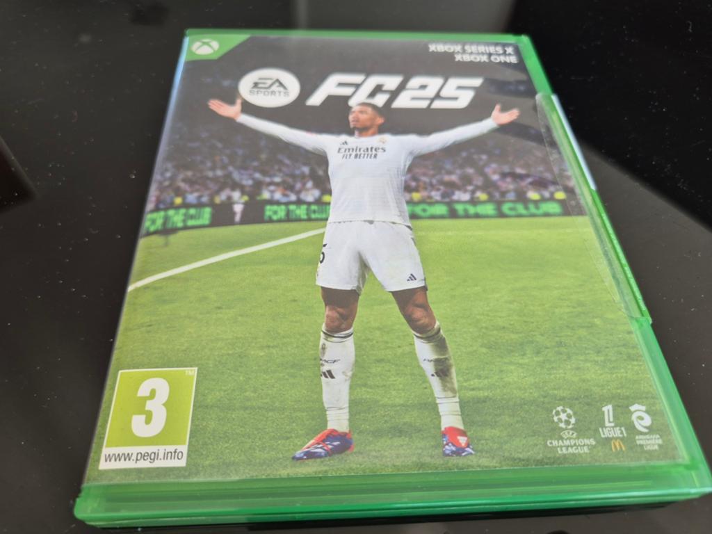 FC Fifa 25 XboX One en XboX One X, Spelcomputers en Games, Games | Xbox One, Ophalen of Verzenden, Zo goed als nieuw, Sport, 3 spelers of meer
