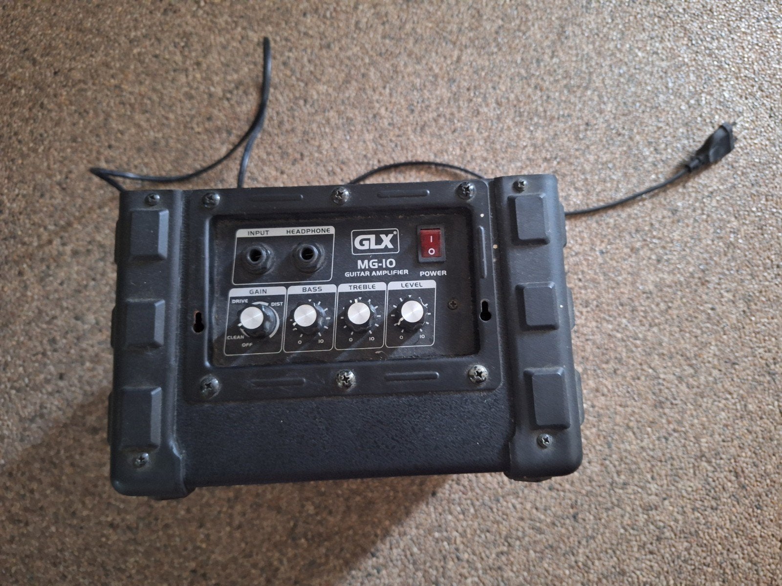 GLX MG-10 Gitaarversterker - Compact en Draagbaar, Muziek en Instrumenten, Ophalen, Gebruikt, Minder dan 50 watt