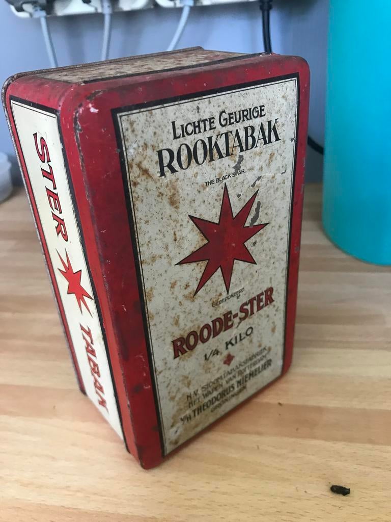 Oude blikken trommel Roode Ster rooktabak, Verzamelen, Blikken, Ophalen, Gebruikt, Overige merken