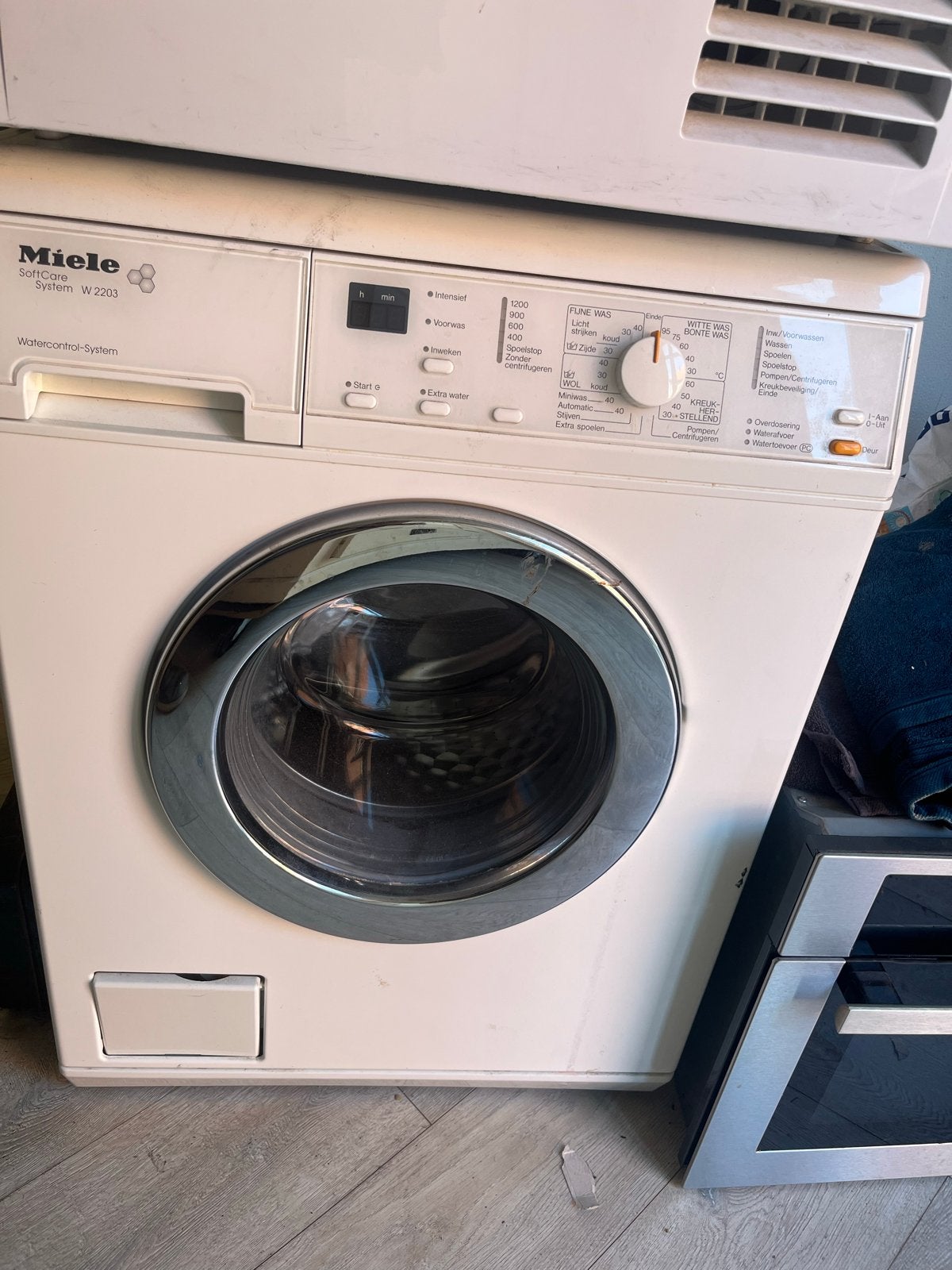 Foto 2 van Miele SoftCare System W 2203 Wasmachine