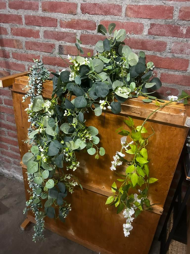 Witte Kunstbloemen en Klimop Slinger - Decoratie, Ophalen, Binnen, Kunstbloem, Nieuw