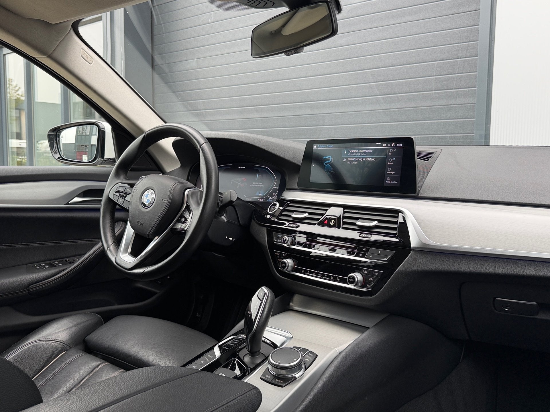 BMW 5-serie 530e iPerformance High Executive / SOFTCLOSE 360, 1998 cc, Achterwielaandrijving, Gebruikt, 4 cilinders