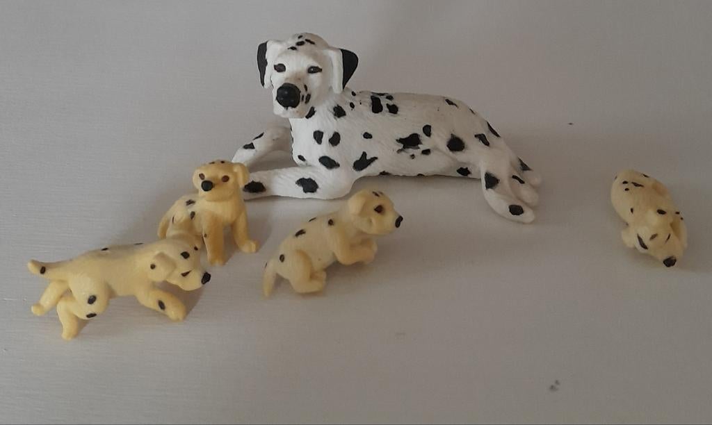 Miniatuur Dalmatiër gezin 1:12, Ophalen of Verzenden, Gebruikt, Hond of Kat, Beeldje of Figuurtje