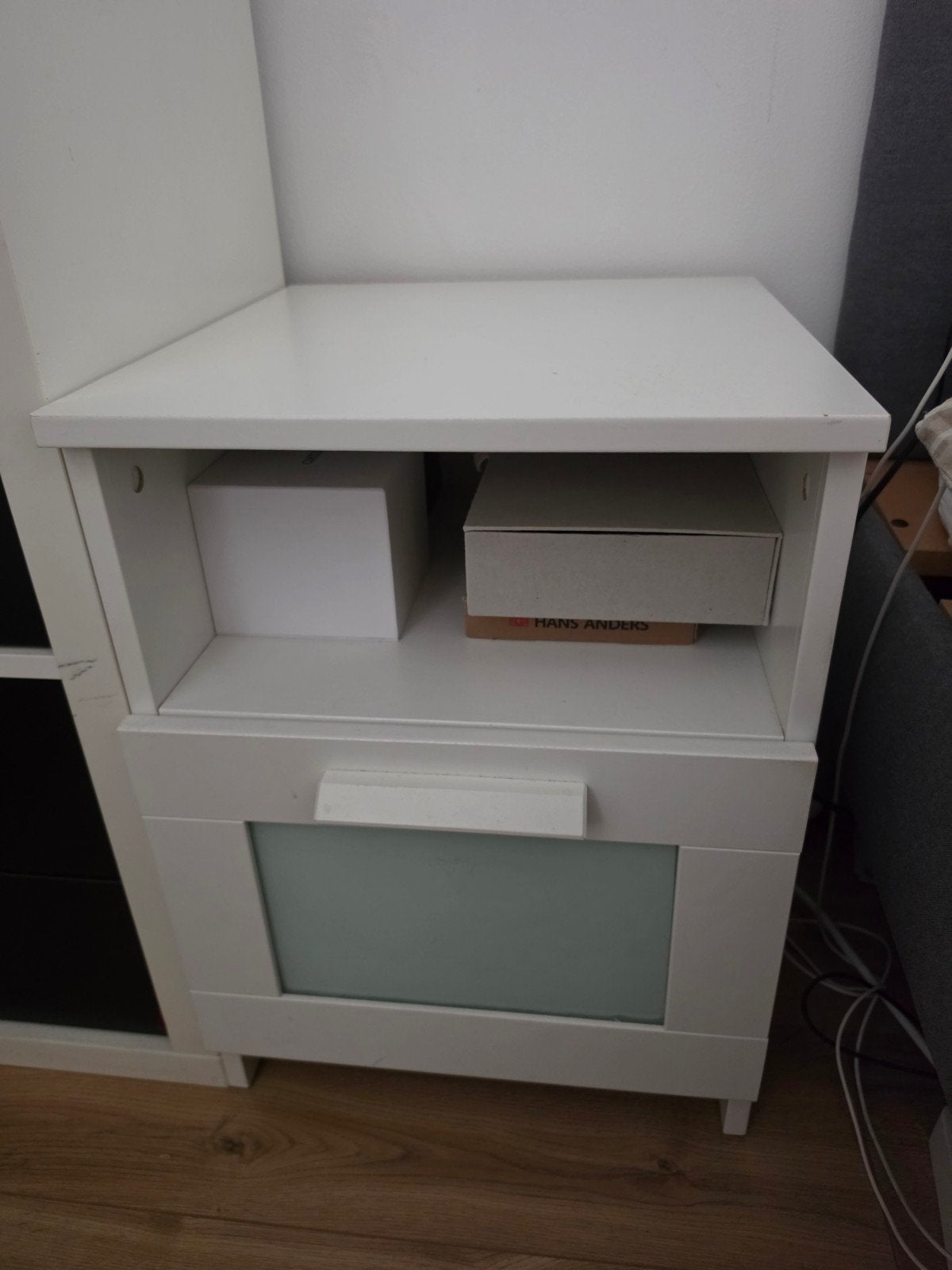 2x IKEA brimnes Wit nachtkastje met lade en open vak, Ophalen, Gebruikt, 55 tot 70 cm, 45 tot 65 cm