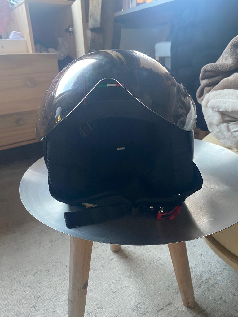 Beon helm zwart, Ophalen