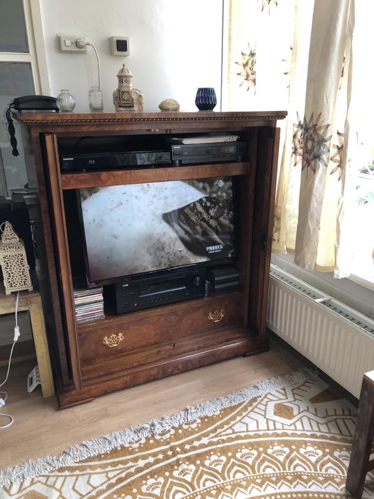 TV / media kast walnotenhout, Ophalen, Gebruikt, 100 tot 150 cm, 100 tot 150 cm