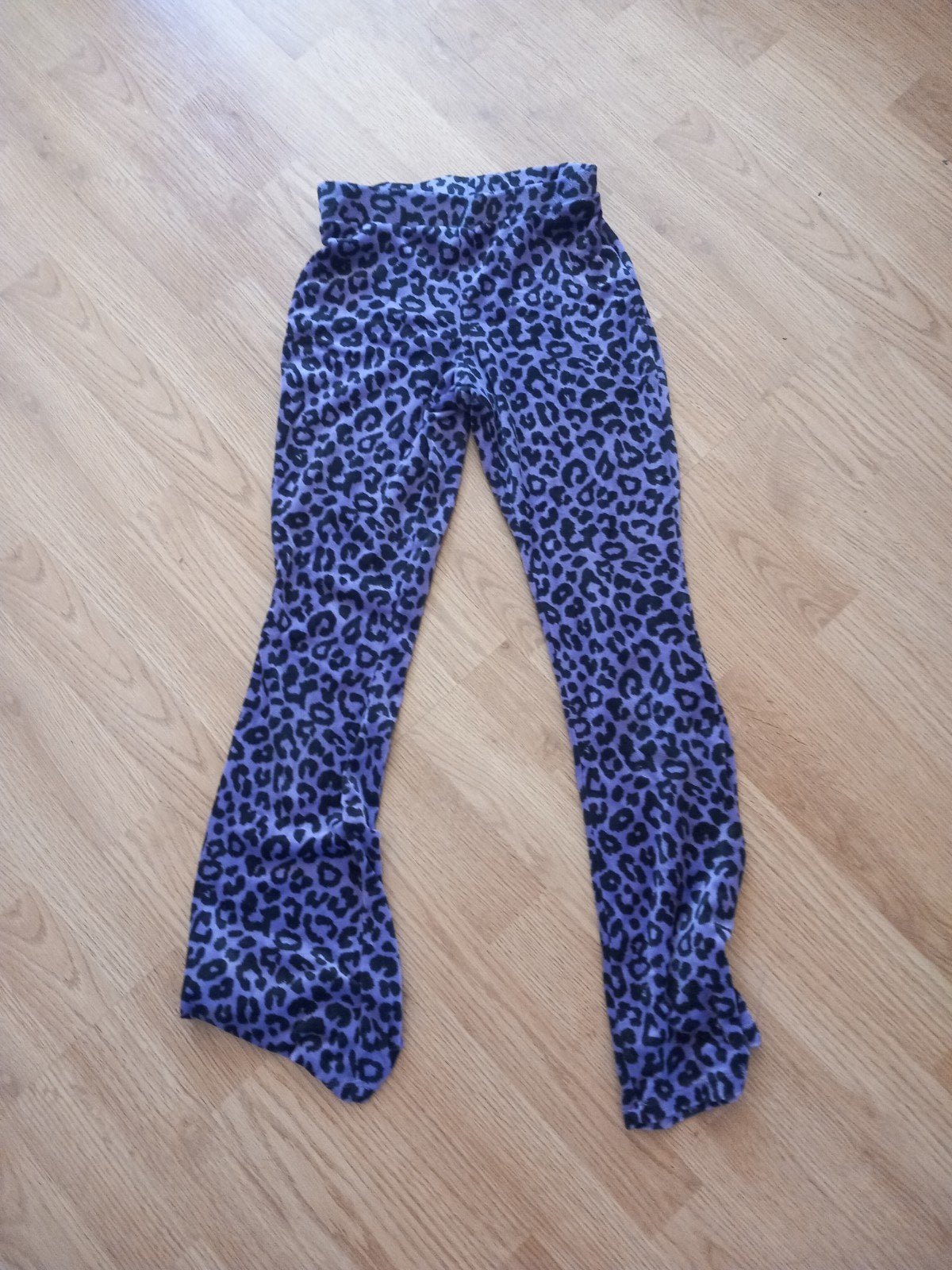 Leopardprint flared broek maat 146 van YOUNG, Broek, Gebruikt, Meisje, YOUNG
