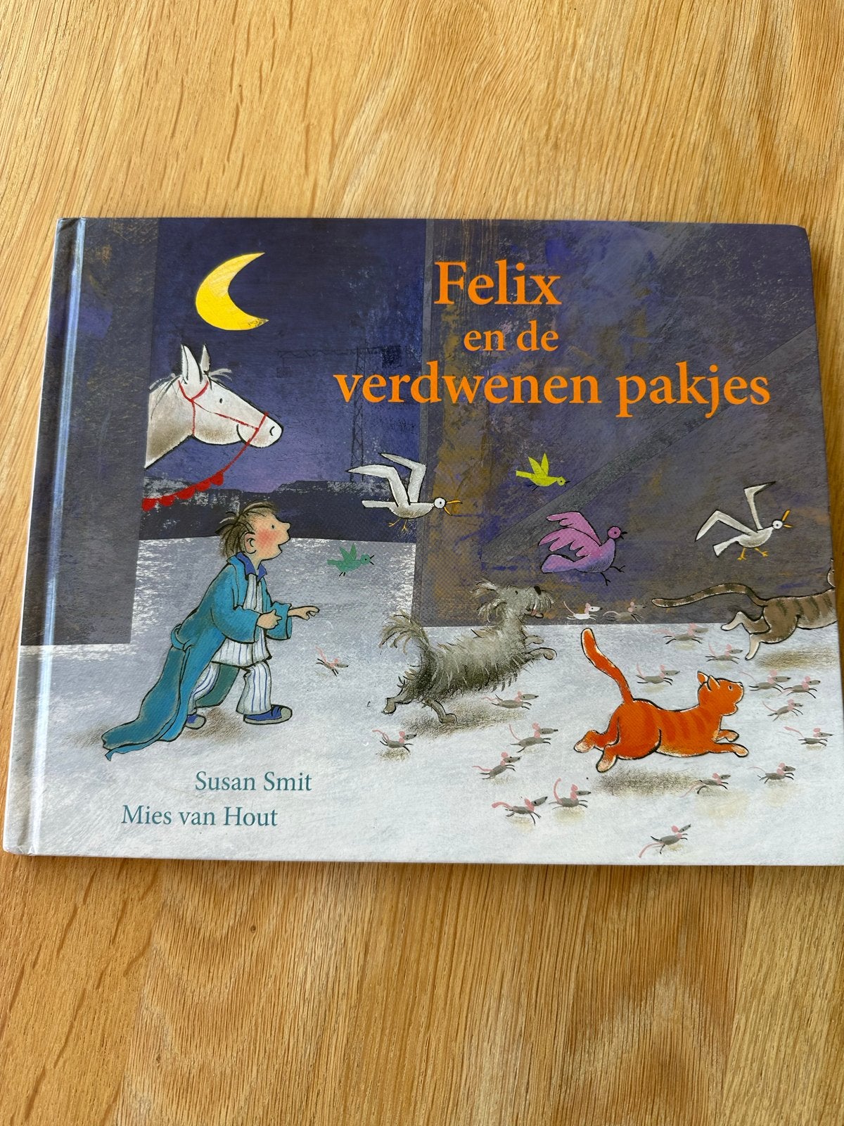 Felix en de verdwenen pakjes - Sinterklaas kinderboek, Ophalen of Verzenden, Zo goed als nieuw, Sprookjes