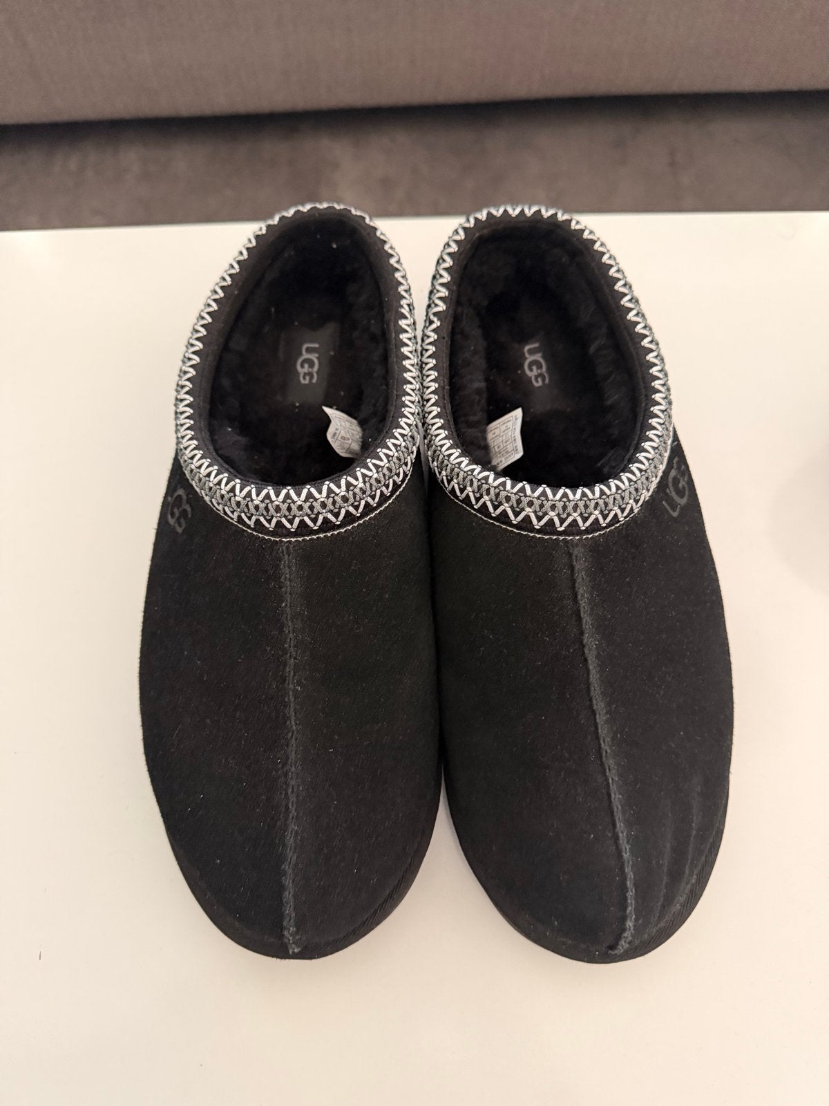 UGG Tasman pantoffels zwart - Maat 45 met doos, Kleding | Heren, Zwart, Ophalen of Verzenden, Zo goed als nieuw, Pantoffels of Sloffen