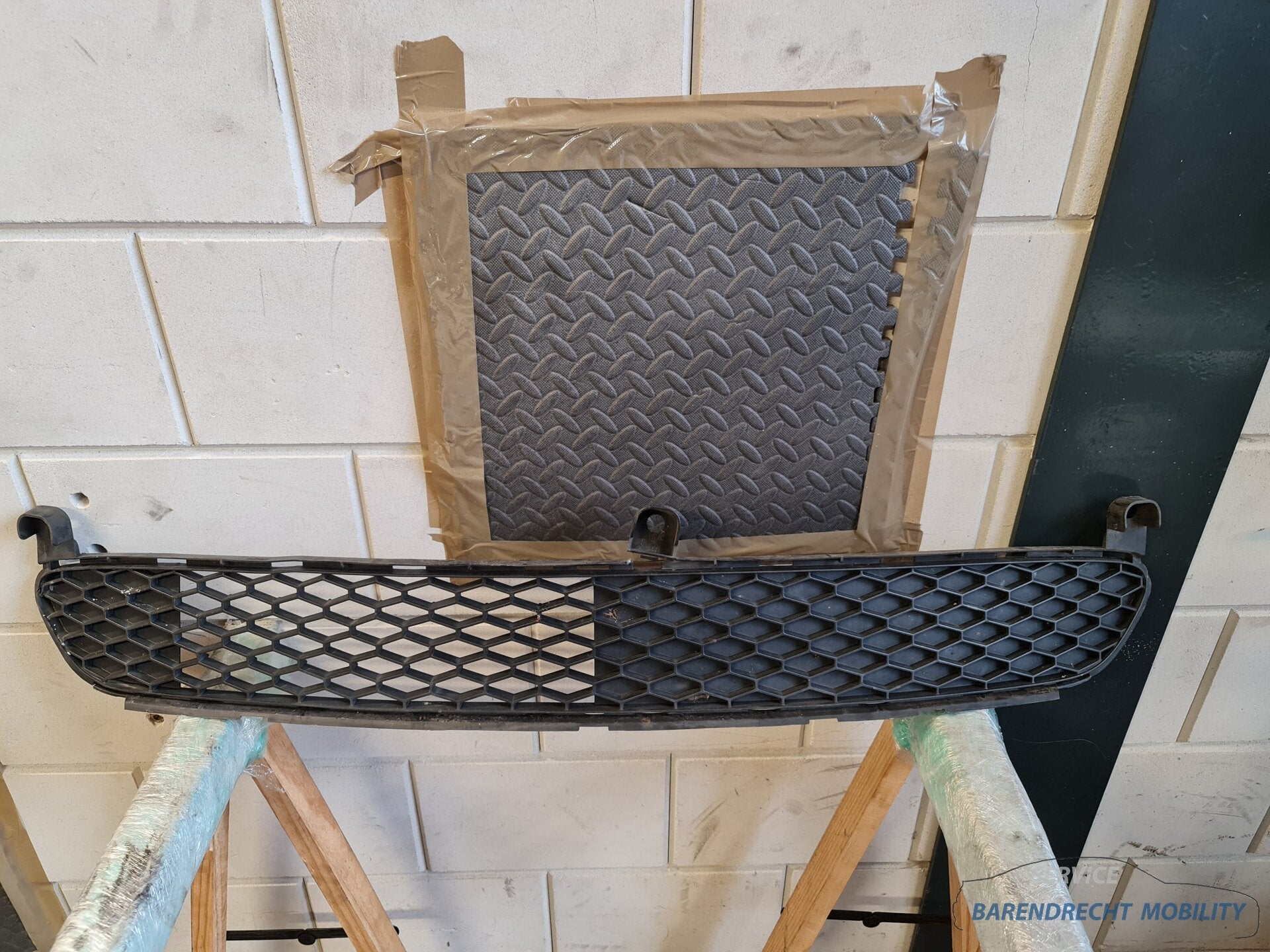 Bumpergrille Toyota Aygo I zwart 53112-0H010 onderkant origi, Info@toyota.co.jp, Gebruikt, Voor, Toyota Motor Corporation