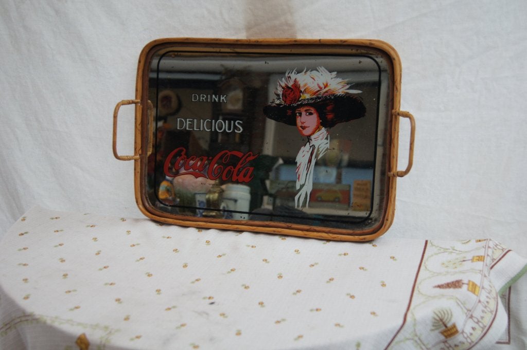 Vintage Coca-Cola dienblad met bamboe frame, Ophalen of Verzenden, Rechthoekig, 50 tot 100 cm, Minder dan 100 cm