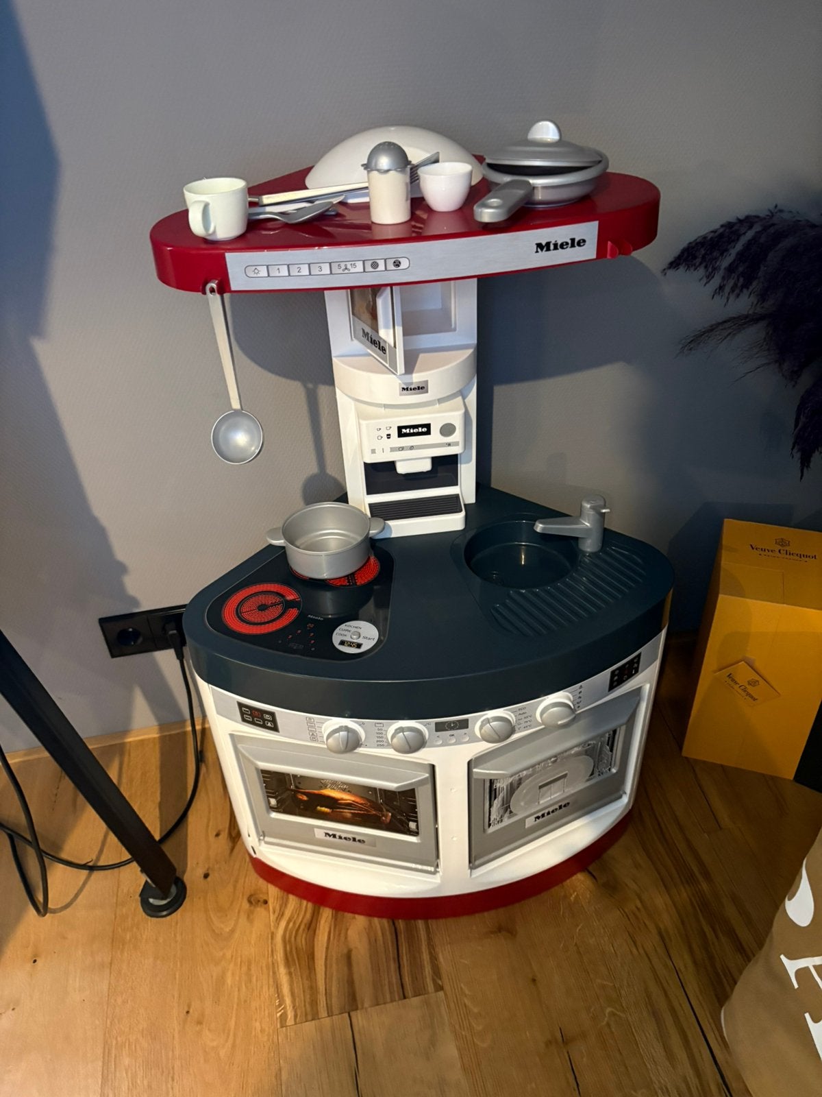 Miele Speelgoed Keuken als nieuw met geluid, Ophalen, Zo goed als nieuw