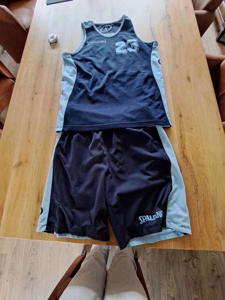 basketball kleding, Sport en Fitness, Basketbal, Ophalen of Verzenden, Gebruikt, Kleding