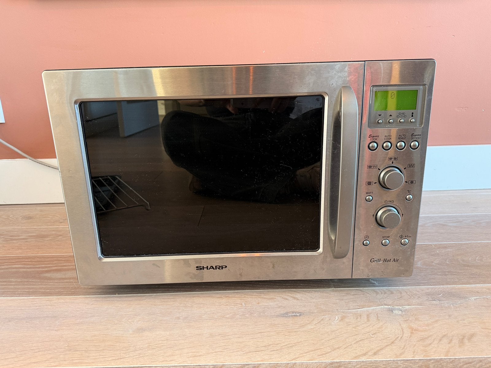 Sharp combimagnetron 40L – oven + grill – 900W, Ophalen, Combimagnetron, Gebruikt, Draaiplateau