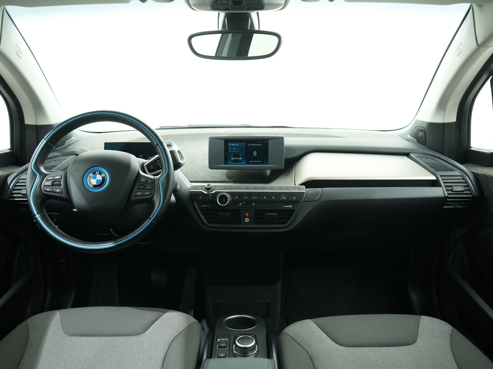 BMW i3 170PK 120AH 42 KWH SOH: 96% | Warmtepomp | Panoramada, Auto's, Automaat, Dealer onderhouden, Gebruikt, Zwart
