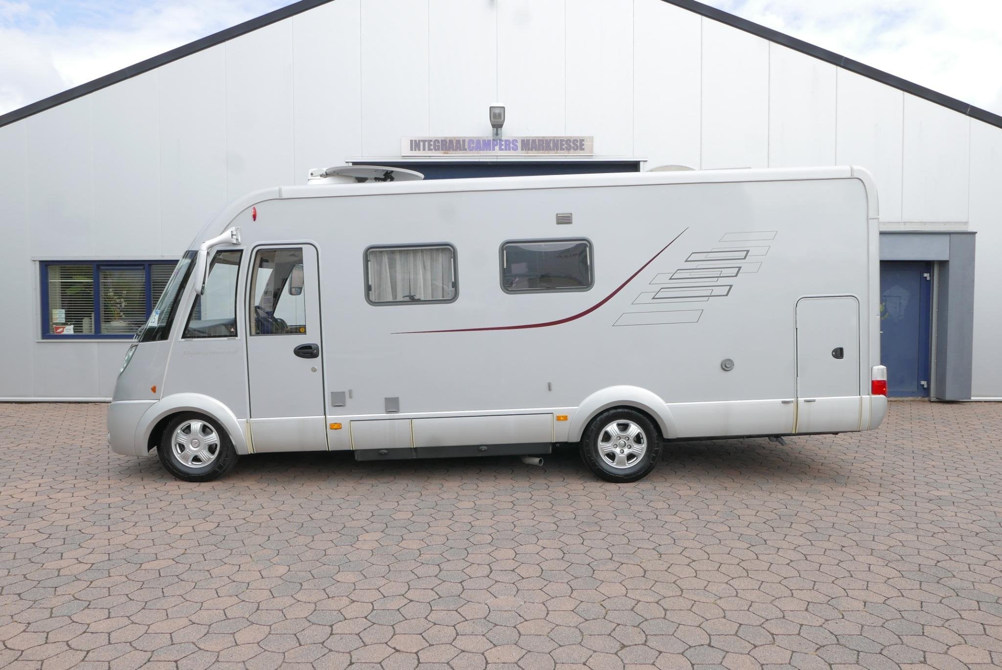 Hymer B 694 SL | 3.0 | 4 slaapplaatsen | 1e NL eigenaar | We, Caravans en Kamperen, Integraal, 7 tot 8 meter, Bedrijf, Hymer