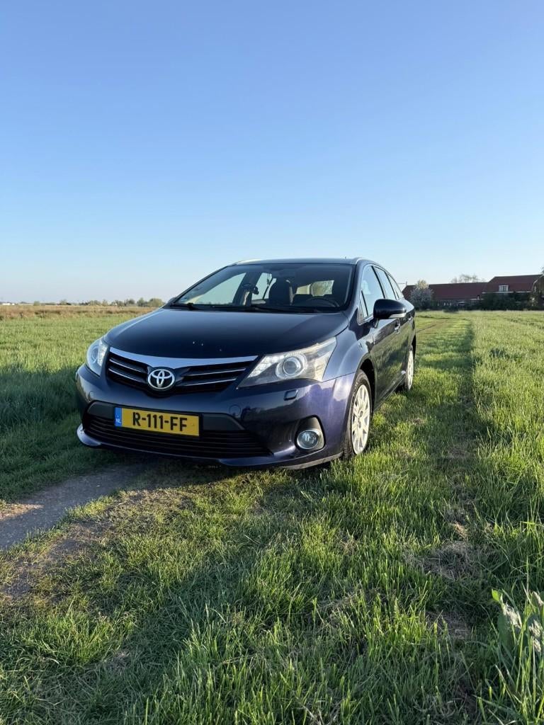 Toyota Avensis 1.8 Vvt-i 147pk 2012 Blauw FACELIFT CARPLAY, Auto's, Avensis, 4 cilinders, Blauw, Handgeschakeld