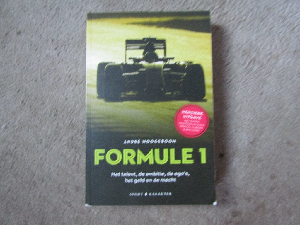 Boek: Formule 1, Gelezen, Andre Hoogeboom, Ophalen of Verzenden, Overige sporten
