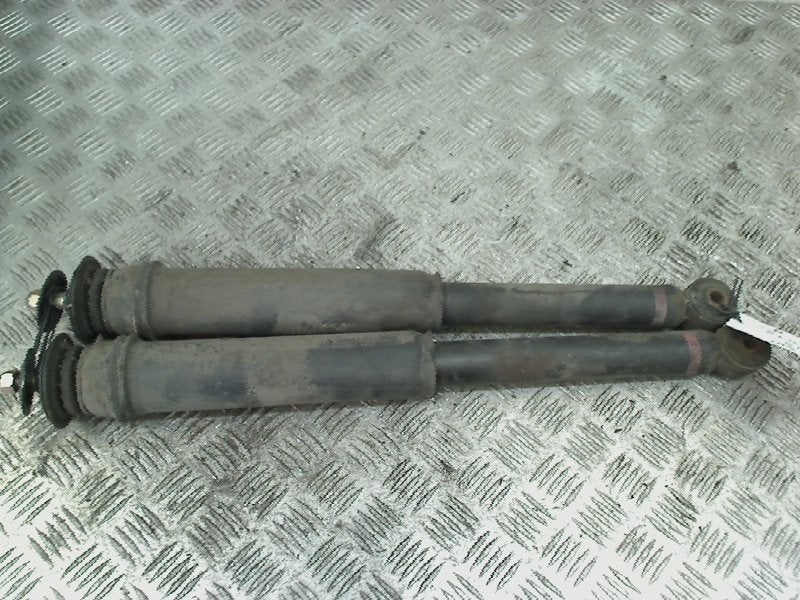 Schokbrekerset Achter Mitsubishi Grandis (NA) 2005, Gebruikt, Info@mitsubishi-motors.de, Mitsubishi, Emil-Frey-Straße 2, Friedberg 61169, , Duitsland