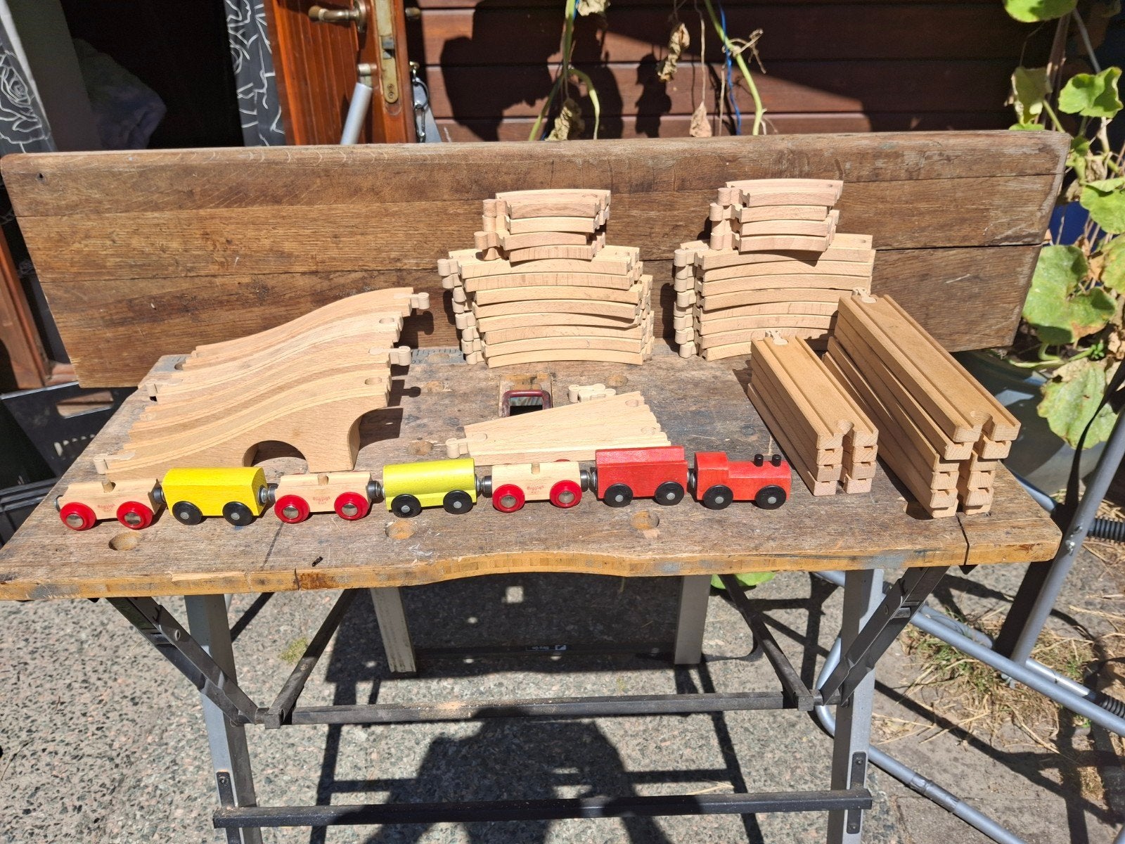 Grote set houten treinrails en treintjes Ikea en Brio, Kinderen en Baby's, Speelgoed | Houten speelgoed, Ophalen of Verzenden