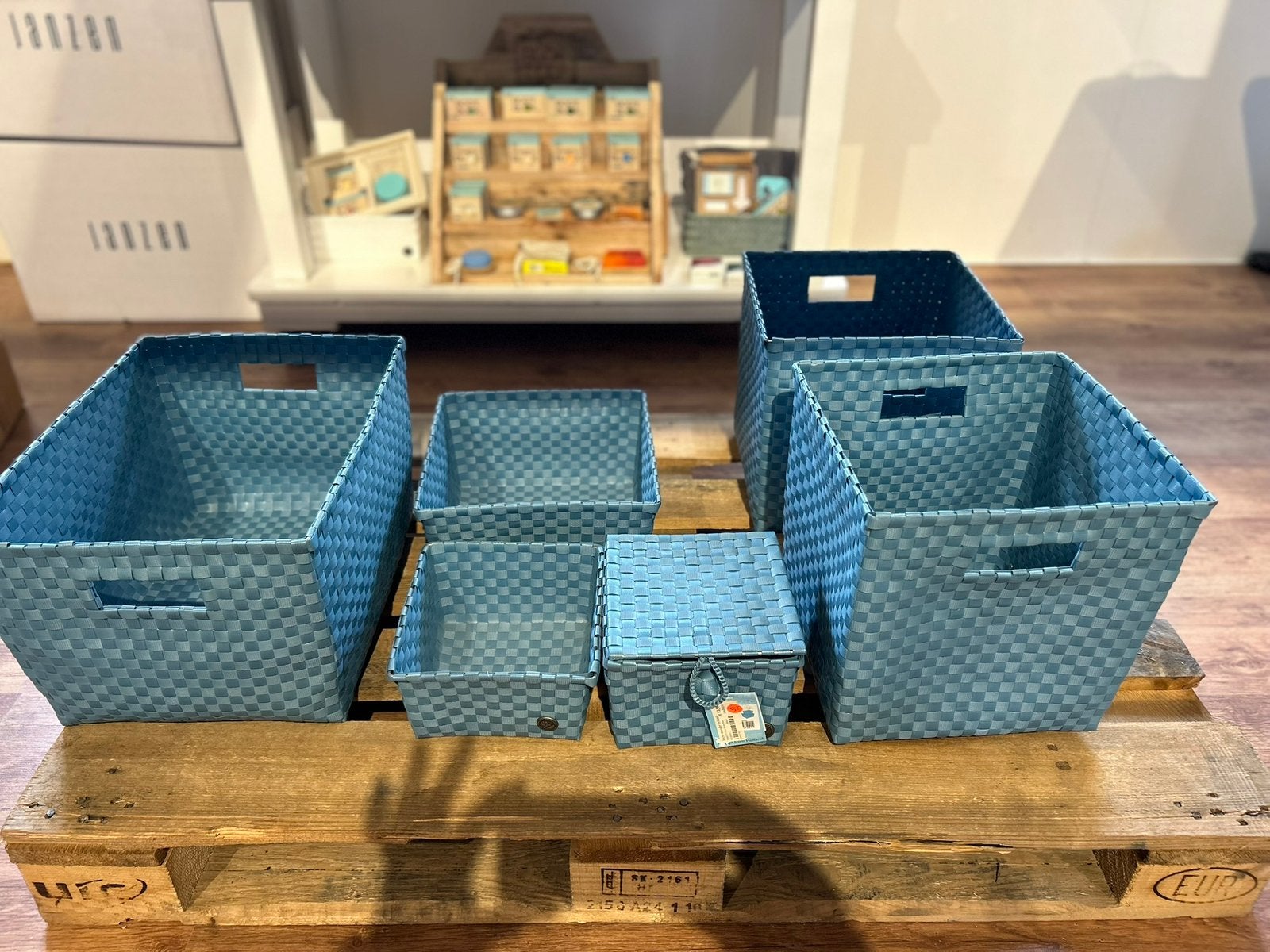 Manden Handed By - kleur Stone Blue, Kunststof, Mand, Verzenden, Vierkant