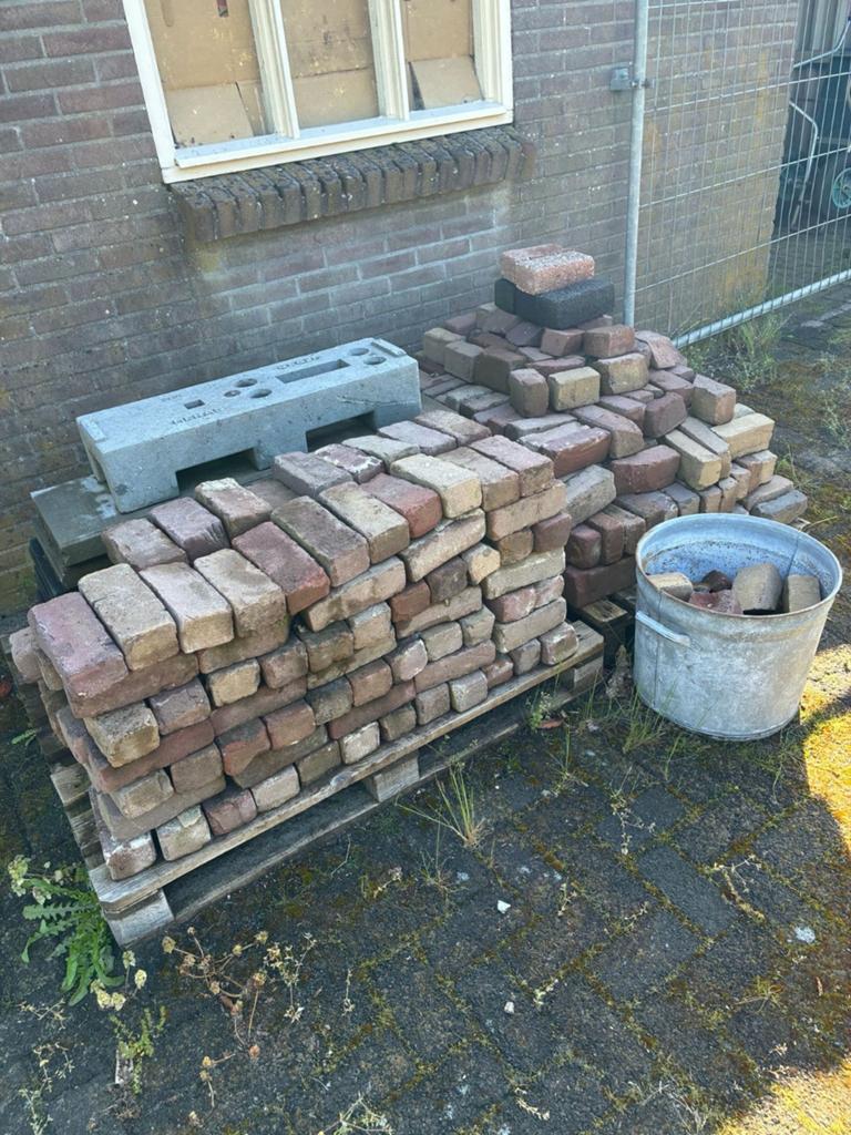 Klinkers oude gebakken + 8 opsluitbanden, Ophalen, Gebruikt, Klinkers