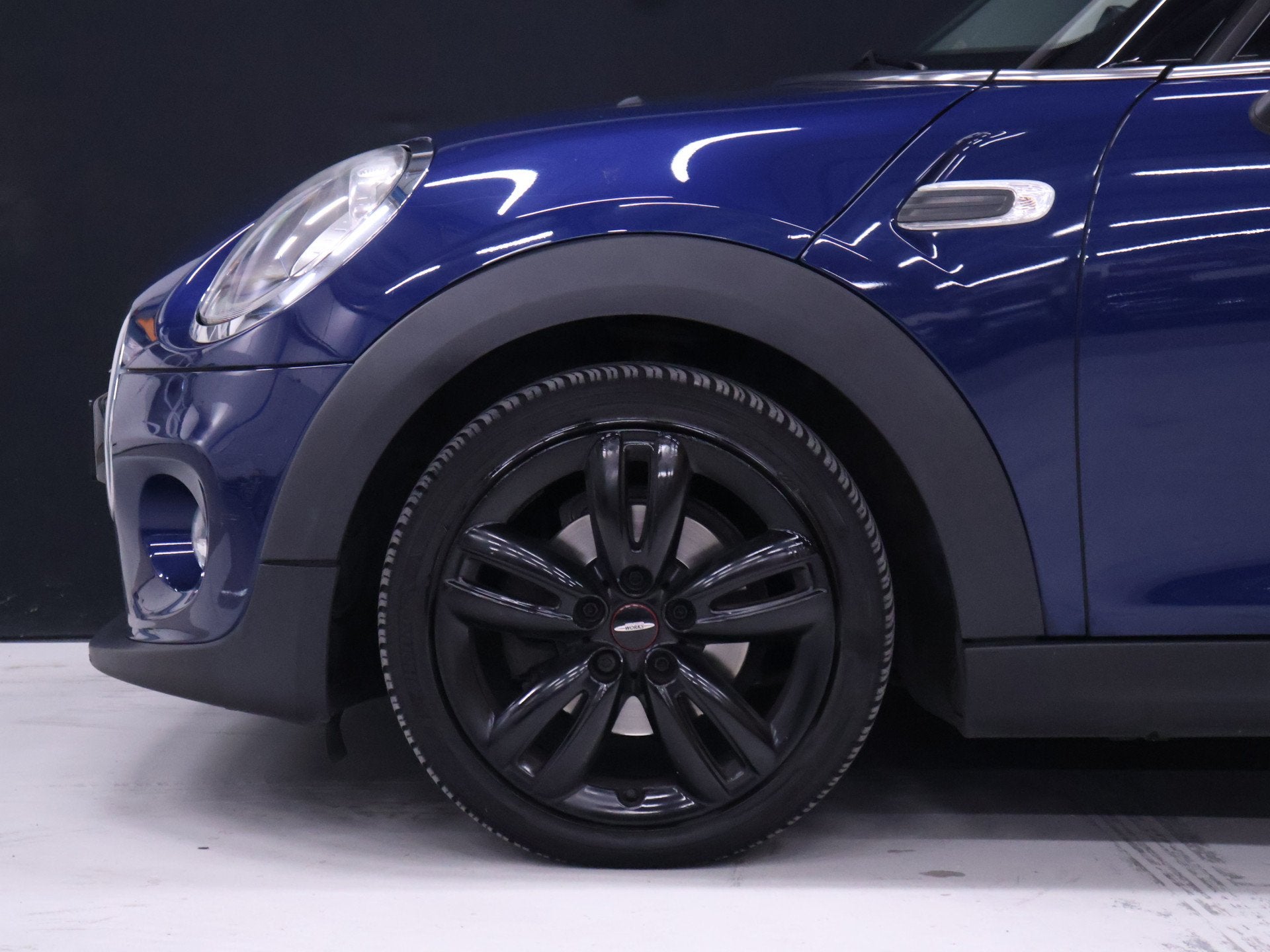MINI 5-deurs 1.5 Cooper Business [PANORAMADAK, NAVIGATIE, CR, Gebruikt, Blauw, 49 €/maand, Origineel Nederlands