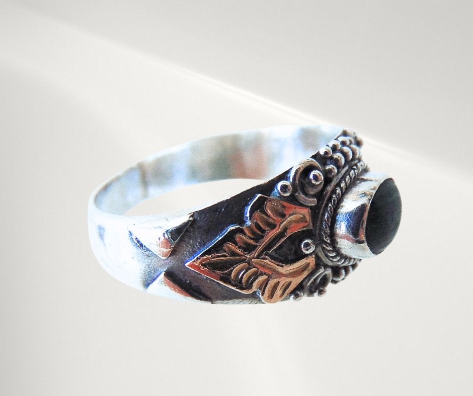 Vintage 925 zilveren gouden vlammen BALI ring M17!, Gebruikt, Verzenden, X, Met edelsteen